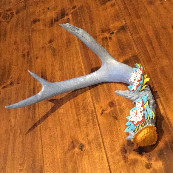 Other - Home decor deer antler floral OOAK cowgirl cave
